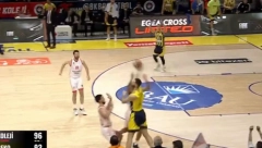 PAPAJANIS KAO KECMAN Košem preko celog terena izborio produžetak za svoju ekipu (VIDEO)