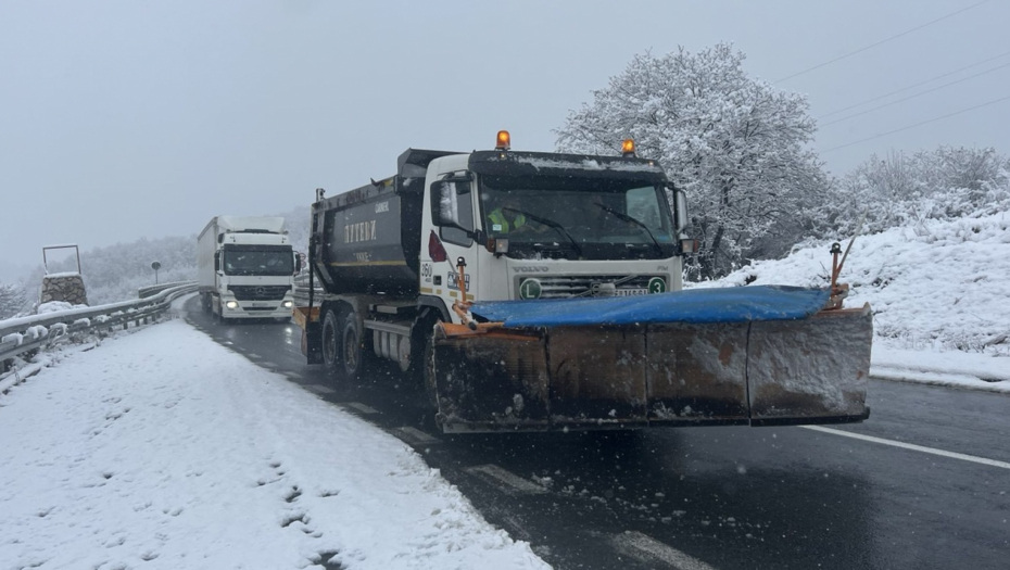 NOVI SNEG OPET PRAVI PROBLEME PO SRBIJI Ovde je na snazi opasnost od odrona