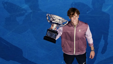 MORAO JE OPASNO DA SE PRAVDA Siner doneo pehar u Italiji, napali ga iz bizarnog razloga