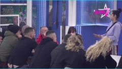 NAKON ELITE ZAVRŠIĆE NA ULICI Učesnica priznala da je beskućnica, slomila se pred milionima!