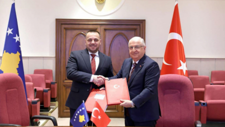 ALBANCI SKLOPILI DIL SA TURSKOM Priština i Ankara potpisale soprazum o vojnoj saradnji