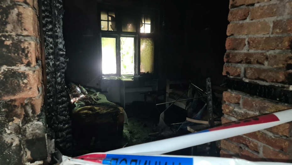 IZGOREO MUŠKARAC ZAJEDNO SA SVOJIM PSOM Ovo je stan u kojem se dogodio stravičan požar, a evo šta je uzrok! (FOTO+VIDEO)