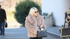 JOVANA JEREMIĆ ZAPUŠILA USTA SVIMA! Voditeljka se slikala među brendiranim krpicama i poslala jasnu poruku