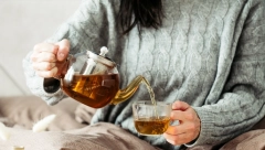 NUTRICIONISTA TVRDI Ovo je 5 razloga zbog kojih je bolje na prazan stomak piti čaj nego kafu