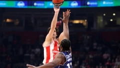 VIRTUOZ SE PONOVO IGRAO Teodosić asistencijama bacao navijače u trans (VIDEO)