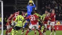 ARSENAL SE VRATIO U TRKU ZA TITULU Luton ponizio Brajton