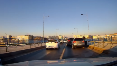 LANČANI SUDAR NA MOSTU "DUGA" U NOVOM SADU Kolona vozila stoji u jednoj traci (FOTO/VIDEO)