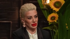 DUŠICA JAKOVLJEVIĆ UŽIVALA U SUVOM LUKSUZU SA STARLETAMA Baškarila se na jahti i pozirala u mrežastim čarapama