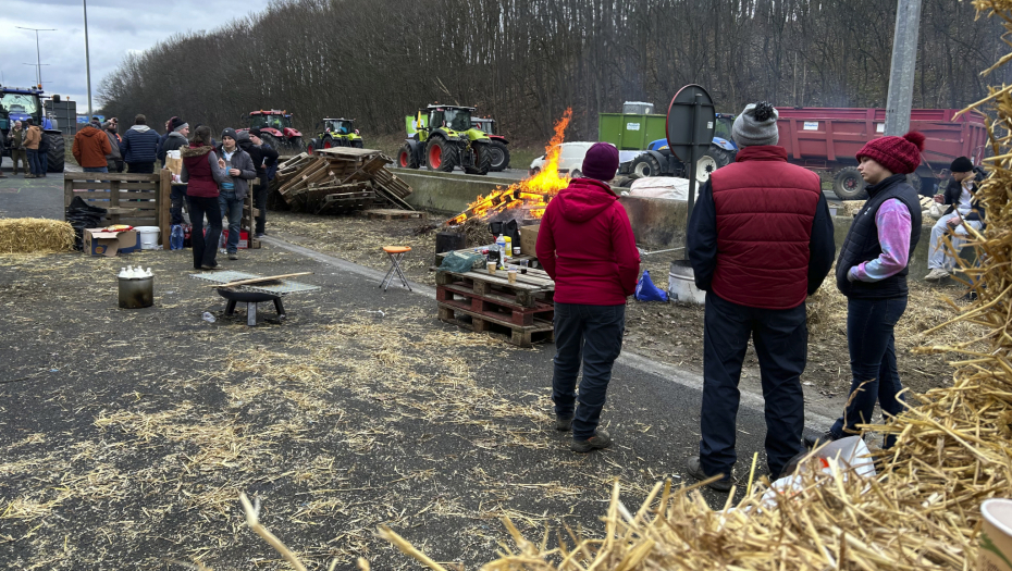 BELGIJA BLOKIRANA Putevi neprohodni, ljudi ne mogu ni kod lekara (FOTO)