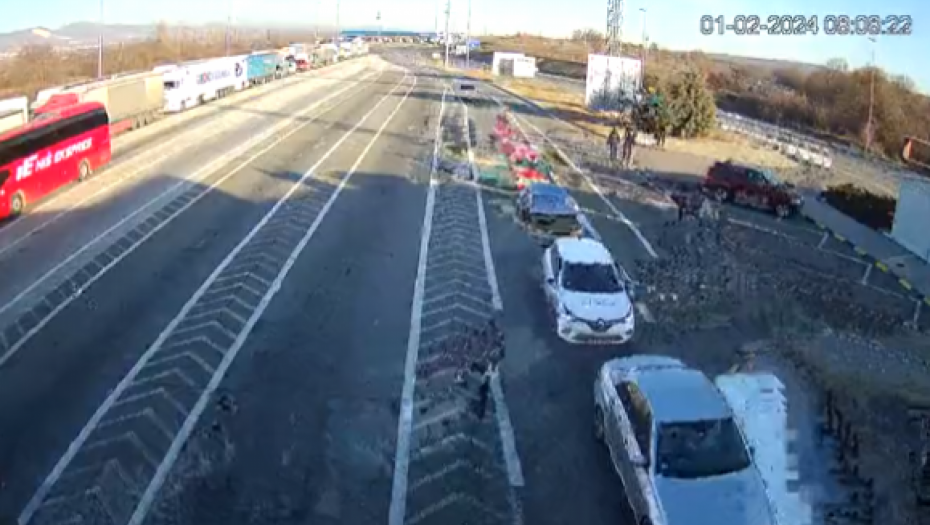 ČEKA SE I PO 11 SATI Haos na ovim graničnim prelazima (FOTO)