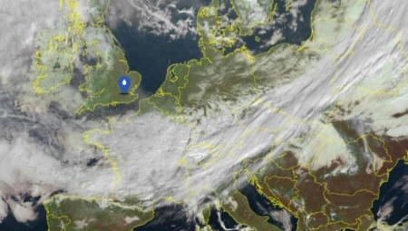 U SRBIJU USKORO PRODIRE HLADAN FRONT Uticaj oluje nalik uraganu na severu Evrope gde su udari vetra 220 km/h