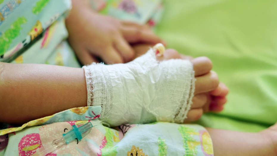 "NI NAJGOREM NEPRIJATELJU TO NE BIH POŽELEO" Ispovest Dušana čija je beba sa 2 meseca dobila veliki kašalj