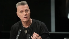 GREOTA ŠTO NOSI TAKAV TERET! Komšije Đorđa Davida progovorile o rokeru, ne viđaju ga od nesreće kad je pokosio ženu