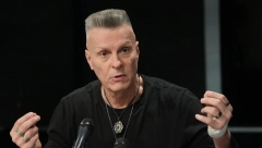 OVO JE SUPRUGA ĐORĐA DAVIDA Mlađa je od njega 18 godina, ne žive zajedno, a razlog šokirao mnoge!