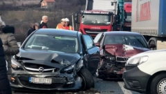 TEŽAK LANČANI SUDAR KOD UŽICA Zakucali se jedan u drugi kao na filmu
