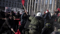 HAOS NA ULICAMA GRČKE PRESTONICE Sukob policije i demonstranata (FOTO)