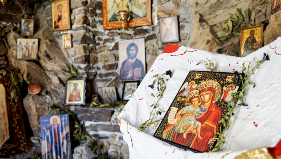 KAKO SE OSVEŠTAVA DOM? Ovo bi svaka pravoslavna kuća trebalo da ima