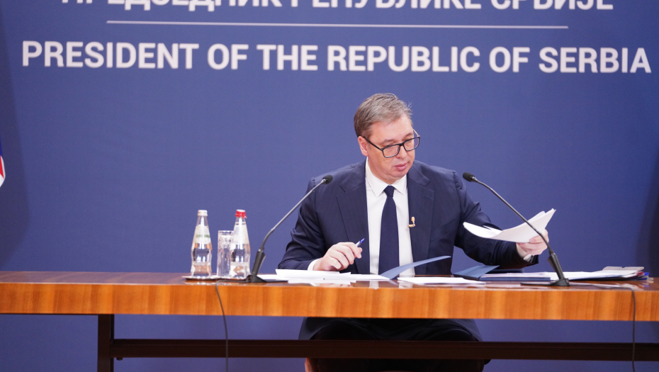 SUTRA TAČNO U 21 ČAS Predsednik Vučić gostuje u "Ćirilici"