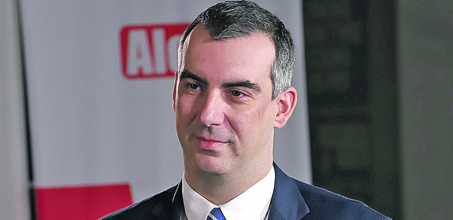 KAKO SE NA FRANCUSKOM KAŽE "BEDNO"? Martovski pogrom nisu smeli da pomenu, a 1999. su za uši stranaca zvali "vojnom intervencijom NATO"