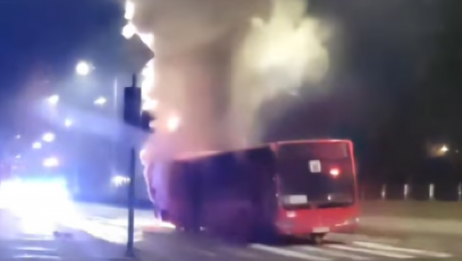 GORI AUTOBUS 511 Zapalio se kod Ade Ciganlije