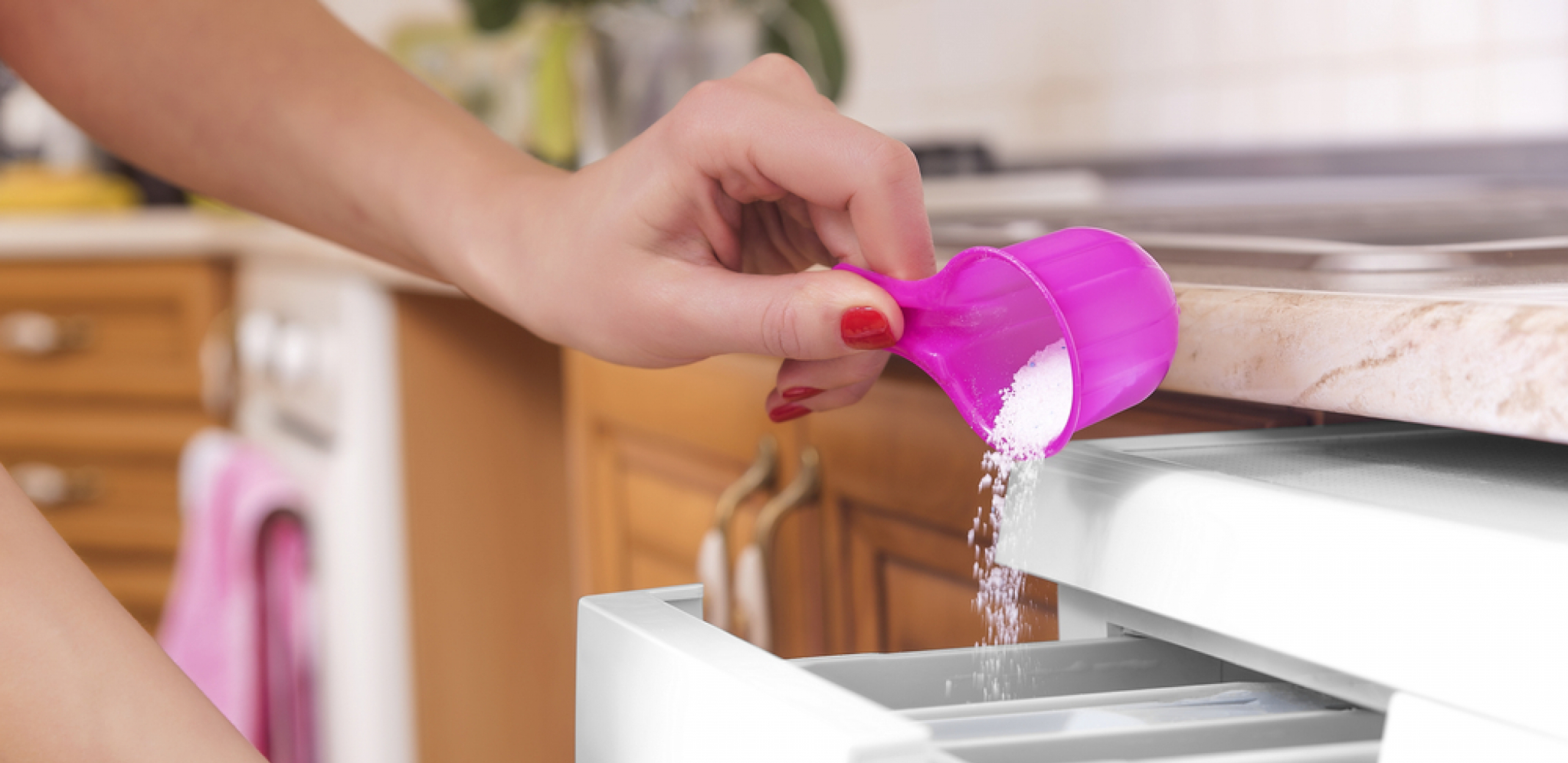 POSLE OVOGA VAM ODEĆA VIŠE NIKADA NEĆE SMRDETI NA BUĐ Na veš mašini postoji TAJNO DUGME koje čisti prljave pregrade!