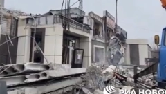 20 TELA IZVUČENO ISPOD RUŠEVINA! Porastao broj žrtava nakon ukrajinskog napada na pekaru (VIDEO)