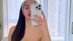 ANĐELA ĐURIČIĆ OBJAVILA SLIKU BEZ ODEĆE Posle otkaza se skinula, preko sebe ima samo peškirić, sve na izvol'te