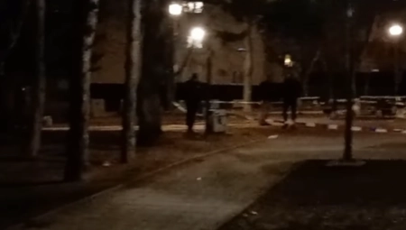 PODIGNUTA OPTUŽNICA ZA POKUŠAJ UBISTVA Posle svađe i tuče dva puta  povukao oroz na dečjem igralištu u Mirijevu