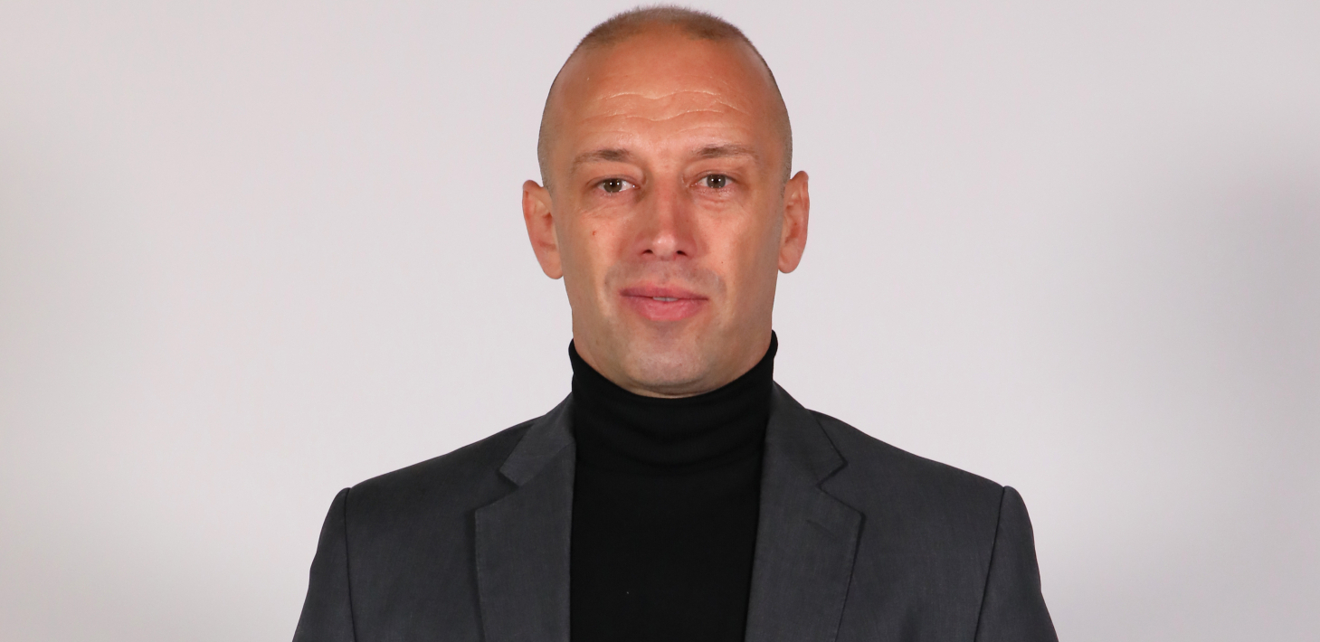 "SUMPORNA KISELINA MI JE NAPRAVILA STRAŠNE OPEKOTINE, JUTRA PROVODIM U BOLNICI!" Narodni poslanik Radoslav Milojičić Kena EKSKLUZIVNO za Alo!