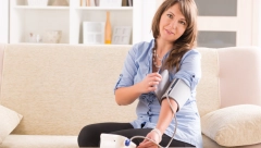 MUČI VAS VISOK PRITISAK? Uradite ovu laku vežbu i snizićete ga za 2 minuta!