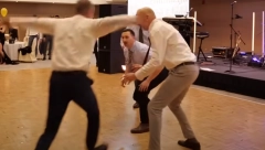 PROFESORI NAPRAVILI HAOS NA DRUŠTVENIM MREŽAMA Isplivao hit snimak sa maturske večeri u Hrvatskoj, ljudi u neverici gledaju (VIDEO)