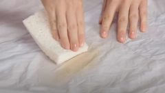 Kako ukloniti fleke od kafe uz pomoć 3 sastojka koja svi imamo u kuhinji