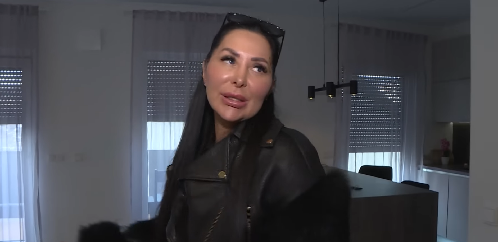 ANELINA SESTRA PONOVO POTKAČILA ASMINA Žestoko ga isprozivala zbog male Nore i poklona za rođendan