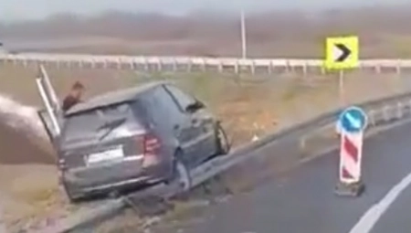 STRAVIČAN SNIMAK! Vozač sleteo sa puta na Milošu Velikom, evo kako je sačuvao živu glavu (VIDEO)