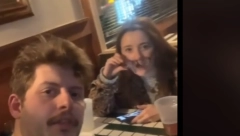 "VOLELA BIH DA SE ŠALIM" Devojka podelila snimak sa sastanka, ljudi ne veruju da momak ovo radi dok je sa njom u restoranu (VIDEO)