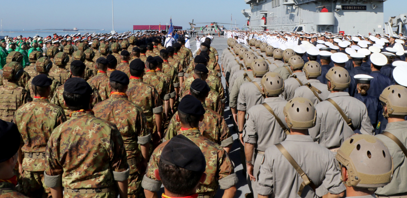 VIC DANA Došao Mujo u vojsku i narednik ih postroji u red...
