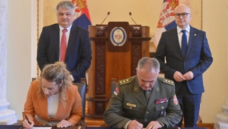 Pripadnicima Ministarstva odbrane i Vojske Srbije višestruko jeftinije usluge mobilne telefonije Telekoma Srbija