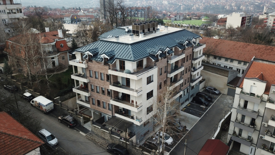 DEVOJKA (23) NAPADNUTA NA ZVEZDARI Muškarac joj oteo službenu dokumentaciju, žena ga snimala