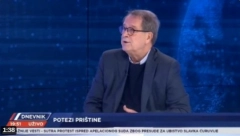 ŠTO JE BABI MILO... Ovo je poruka sa Šolakove televizije: "Vučiću, pusti Kosovo u UN, svanuće nam!"