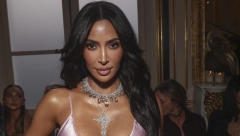 ŠUŠKA SE DA JE SMUVALA SESTRINOG BIVŠEG Kim Kardašijan ima novog dečka, a vezu krije kao zmija noge