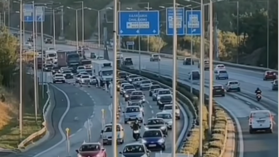 VOZAČI, PAŽNJA! Očekuju se velike gužve na svim putnim pravcima