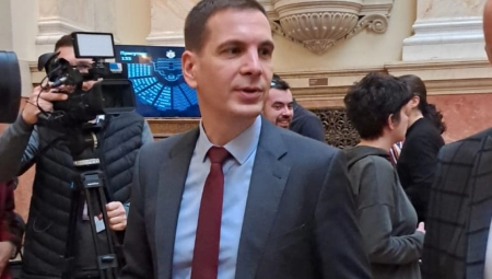 JOVANOVIĆ NA ISTOJ LINIJI S ĐILASOVCIMA Orlić: To je ona linija "nezavisnog Kosova" na kojoj Kurti zahvaljuje