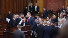 DIVLJANJE OPOZICIJE U PARLAMENTU Konstituisana Narodna Skupština, potvrđen mandat svim poslanicima