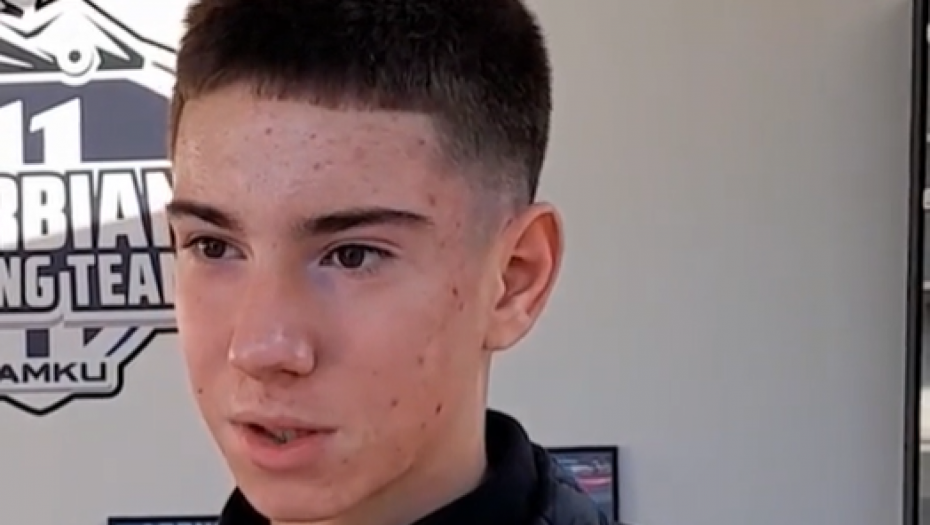 STAZAMA ŠUMAHERA I FERŠTAPENA Srpsko čudo automobilizma (14) potpisalo u Formuli 4! (VIDEO)