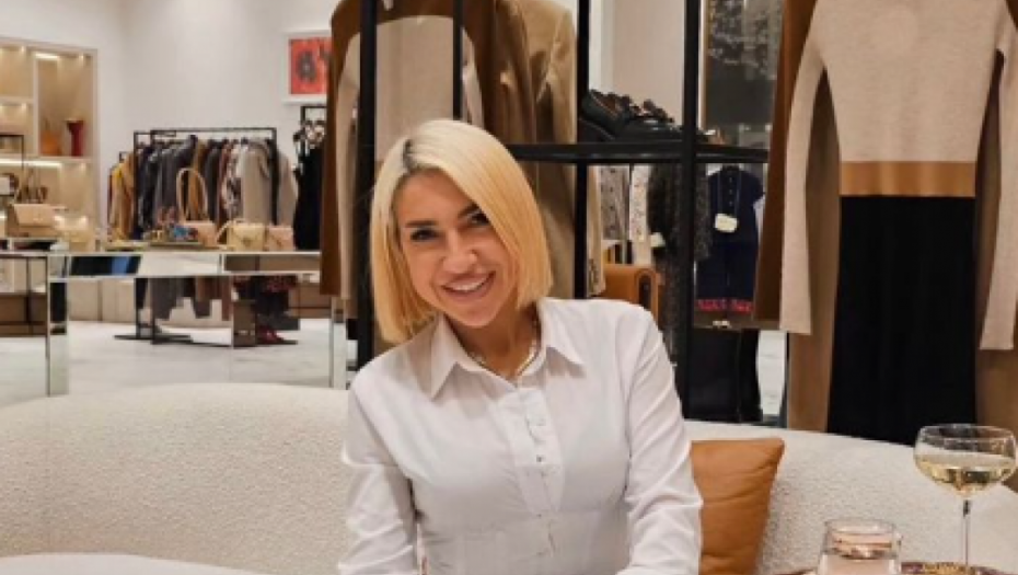 KUPIO JOJ JE VILU, ALI SADA IH ŽELI PET Jovana Jeremić ne prestaje da traži nekretnine od dečka: Žene, učite od mene!