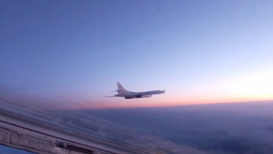 RUSKI BOMBARDERI IZNAD ARKTIKA  Oglasilo se Ministarstvo odbrane Rusije (VIDEO)