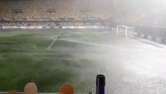 OVO SE NE VIĐA ČESTO Utakmica u Nemačkoj otkazana zbog provale oblaka (VIDEO)