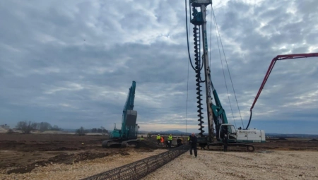 OBEĆANJE ISPUNJENO Počelo postavljanje šipova za izgradnju EXPO kompleksa u Surčinu (FOTO/VIDEO)