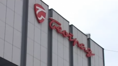 OVI SRPSKI RADNICI ČEKAJU 3 MILIONA EVRA: Radili u gigantu, sad priželjkuju isplate!