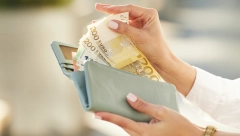 KUPAĆE SE U PARAMA U februaru ovim znakovima stiže novac i najzad će rešiti sve finansijske probleme!